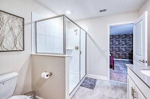 Gorgeous Brand New 7 Bedrooms House With Pool and Game Room at Champio