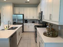 Amazing 5 Bedrooms House With Private Pool at Encore Resort (7711)