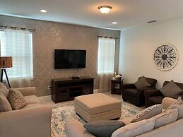 Amazing 5 Bedrooms House With Private Pool at Encore Resort (7711)