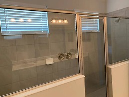 Amazing 5 Bedrooms House With Private Pool at Encore Resort (7711)