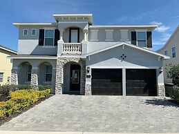 Amazing 5 Bedrooms House With Private Pool at Encore Resort (7711)