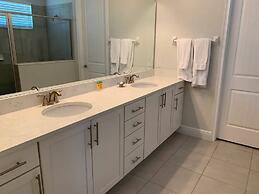 Amazing 5 Bedrooms House With Private Pool at Encore Resort (7711)