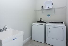 Amazing 5 Bedrooms House With Private Pool at Encore Resort (7711)