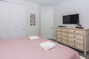 Amazing 5 Bedrooms House With Private Pool at Encore Resort (7711)