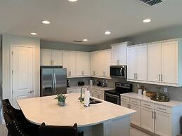 Amazing 5 Bedrooms House With Private Pool at Encore Resort (7711)