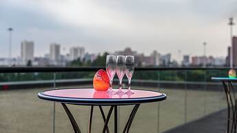 Hualuxe Beijing Xinan