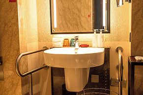 Hualuxe Beijing Xinan