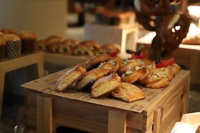 Hualuxe Beijing Xinan