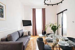 Luna Apartment - LoftAffair