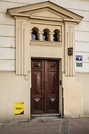 Luna Apartment - LoftAffair