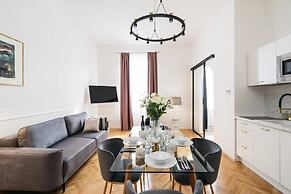 Luna Apartment - LoftAffair