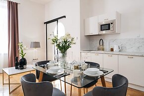 Luna Apartment - LoftAffair