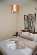 Stata Deluxe Apt Must