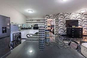 Clifton YOLO Spaces – Clifton Mansion Villa