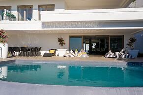 Clifton YOLO Spaces – Clifton Mansion Villa