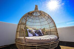 Clifton YOLO Spaces – Clifton Mansion Villa