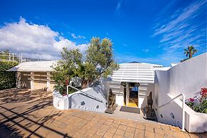 Clifton YOLO Spaces – Clifton Mansion Villa