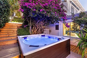 Clifton YOLO Spaces – Clifton Mansion Villa