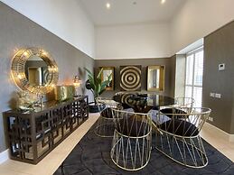 Clifton YOLO Spaces – Clifton Mansion Villa