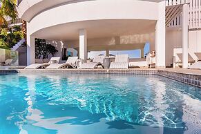 Clifton YOLO Spaces – Clifton Mansion Villa