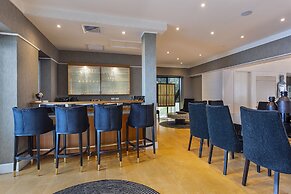 Clifton YOLO Spaces – Clifton Mansion Villa