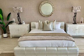 Clifton YOLO Spaces – Clifton Mansion Villa