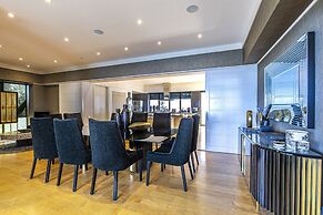 Clifton YOLO Spaces – Clifton Mansion Villa