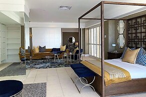 Clifton YOLO Spaces – Clifton Mansion Villa