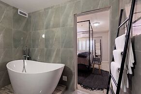 Clifton YOLO Spaces – Clifton Mansion Villa