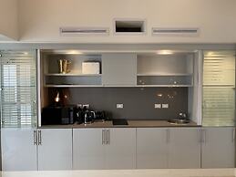 Clifton YOLO Spaces – Clifton Mansion Villa