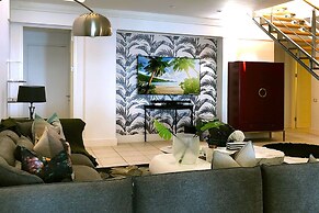 Clifton YOLO Spaces – Clifton Mansion Villa