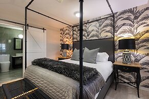 Clifton YOLO Spaces – Clifton Mansion Villa