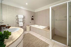 Clifton YOLO Spaces – Clifton Mansion Villa