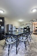 Clifton YOLO Spaces – Clifton Mansion Villa