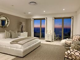 Clifton YOLO Spaces – Clifton Mansion Villa