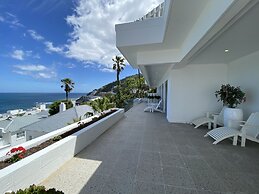 Clifton YOLO Spaces – Clifton Mansion Villa