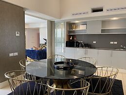 Clifton YOLO Spaces – Clifton Mansion Villa