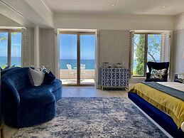 Clifton YOLO Spaces – Clifton Mansion Villa