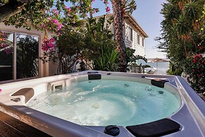 Clifton YOLO Spaces – Clifton Mansion Villa