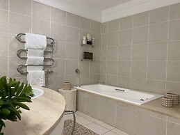 Clifton YOLO Spaces – Clifton Mansion Villa