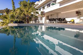 Clifton YOLO Spaces – Clifton Mansion Villa