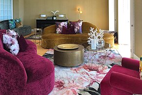 Clifton YOLO Spaces – Clifton Mansion Villa