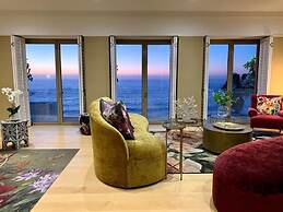 Clifton YOLO Spaces – Clifton Mansion Villa