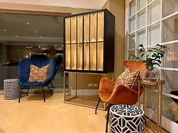 Clifton YOLO Spaces – Clifton Mansion Villa