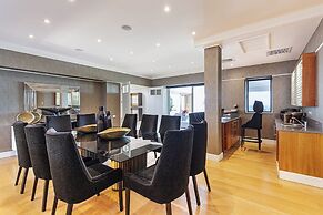 Clifton YOLO Spaces – Clifton Mansion Villa