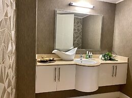 Clifton YOLO Spaces – Clifton Mansion Villa