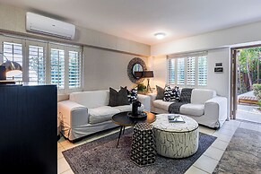 Clifton YOLO Spaces – Clifton Mansion Villa