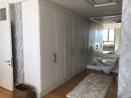 Clifton YOLO Spaces – Clifton Mansion Villa