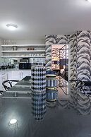 Clifton YOLO Spaces – Clifton Mansion Villa