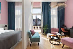 Alice Hotel